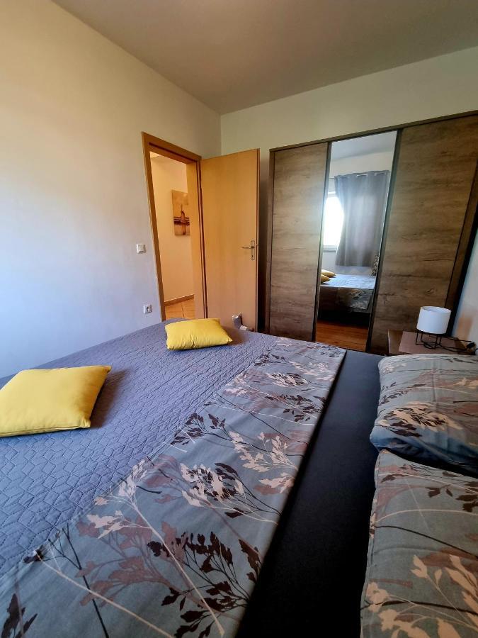 Apartments Ema Пула Екстериор снимка