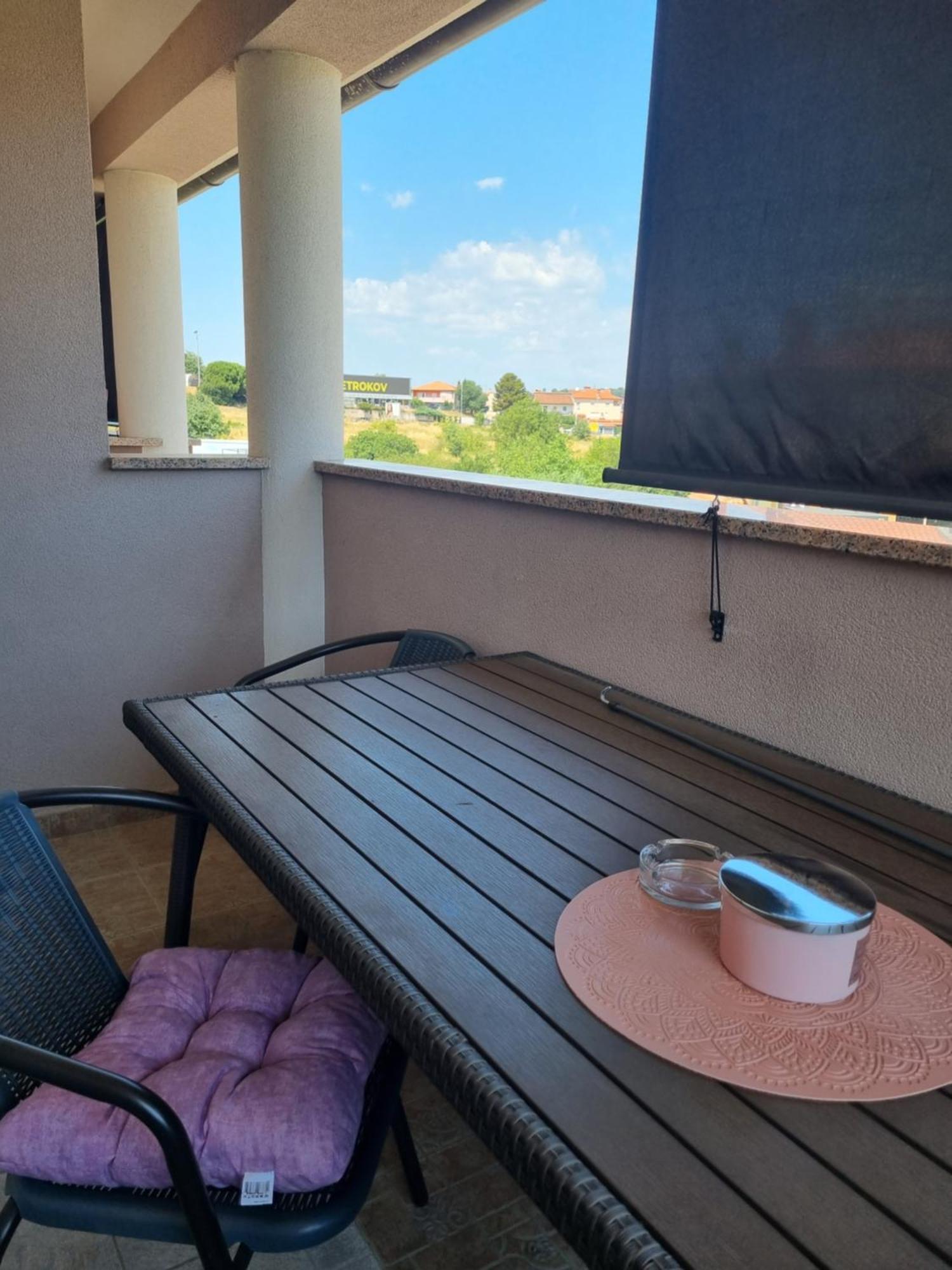 Apartments Ema Пула Екстериор снимка