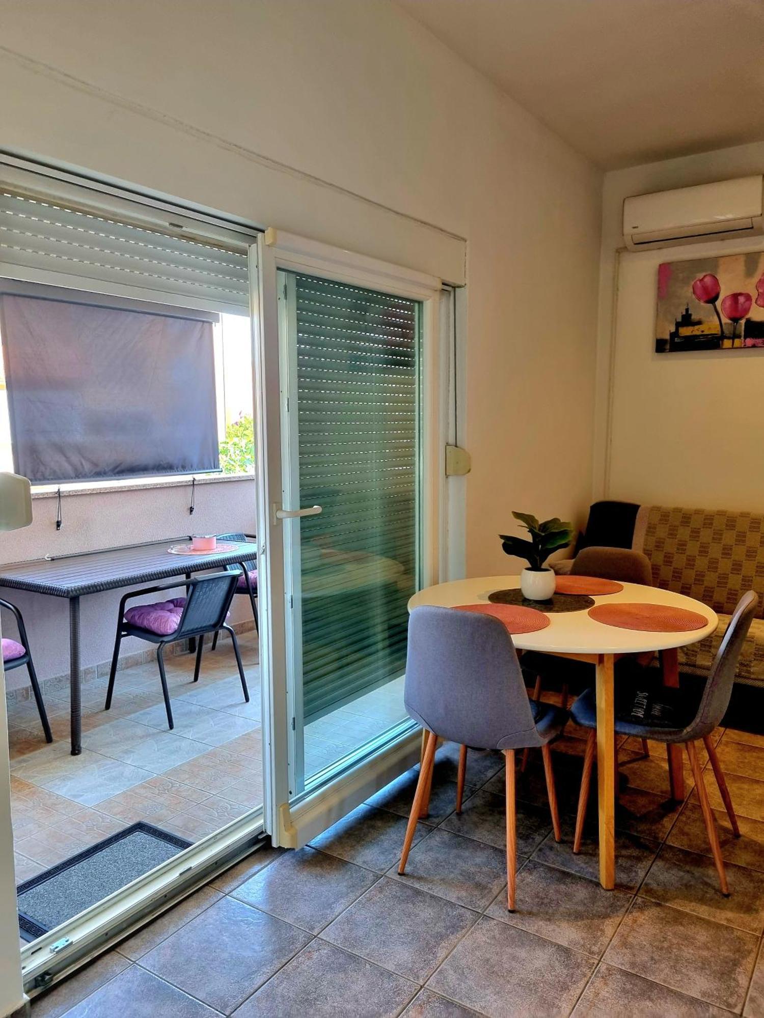 Apartments Ema Пула Екстериор снимка